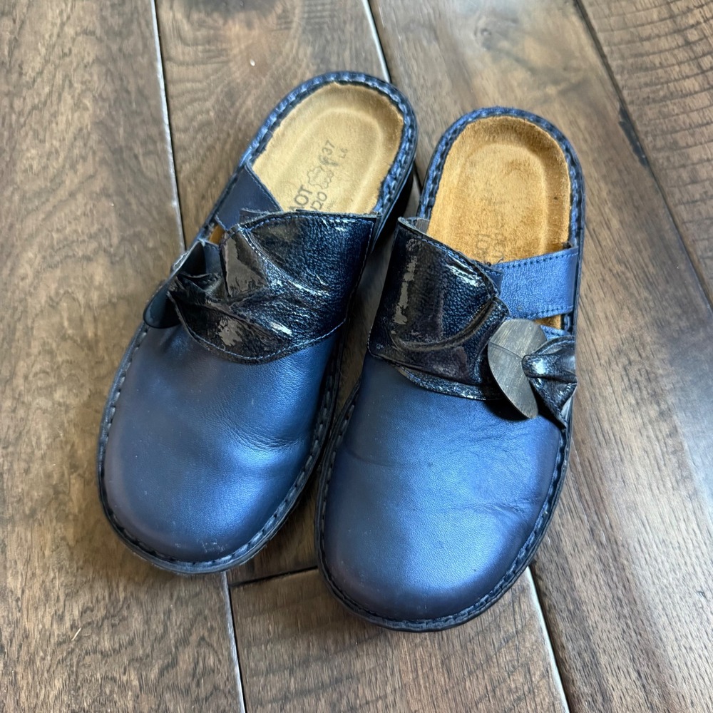 Naot Womens Metallic Blue Leather Wedge Mules Clogs Shoes Size 37 Made in Israel